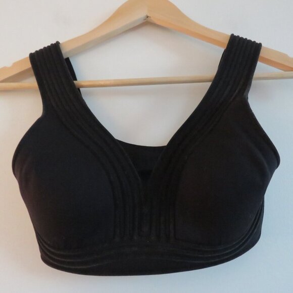 LULULEMON Get in Line Bra *Light Support, A/B Cups Black / Black - Size 2 - Picture 3 of 12